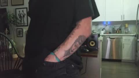 bbcdelux_ online show from 04/19/26, 07:51