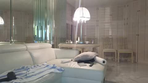 305BBC online show from 10/13/25, 06:35