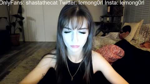 Snapshot of bbshasta chatting on 09/27/25, 06:07 Shasta online show from 09/27/25, 06:07