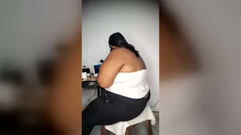Snapshot of bbw_cindy11 chatting on 07/27/26, 07:43 Cindy online show from 07/27/26, 07:43