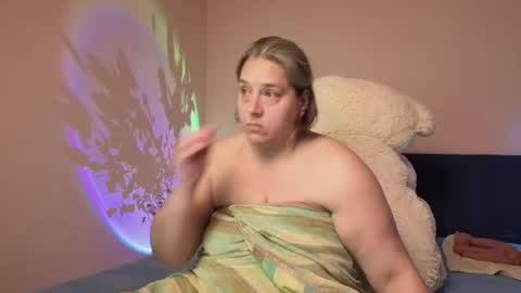 Snapshot of bbw_goddes chatting on 06/20/26, 05:16 Love online show from 06/20/26, 05:16