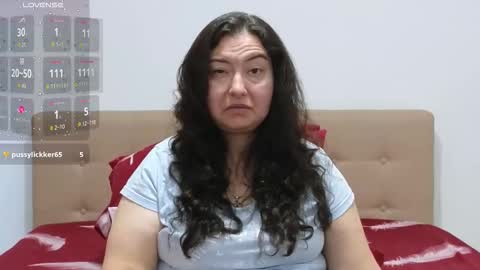 Snapshot of bbw_milf_4u chatting on 10/22/25, 06:46 Emma online show from 10/22/25, 06:46