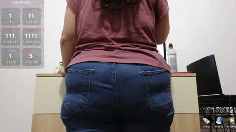 Snapshot of bbw_milf_4u chatting on 11/01/25, 06:32 Emma online show from 11/01/25, 06:32