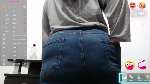 Snapshot of bbw_milf_4u chatting on 11/29/25, 09:34 Emma online show from 11/29/25, 09:34