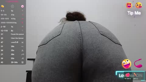 Snapshot of bbw_milf_4u chatting on 12/05/25, 09:29 Emma online show from 12/05/25, 09:29