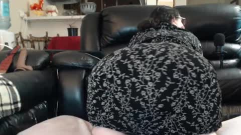 Julie online show from 03/11/26, 04:13