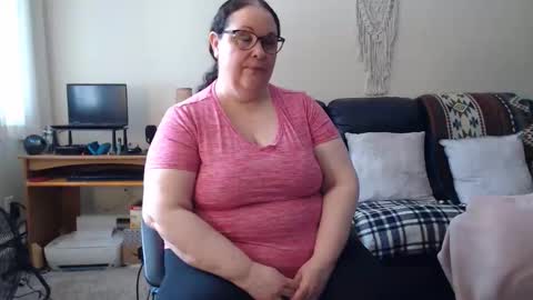 Snapshot of bbwmilfforcamfun chatting on 04/19/26, 06:10 Julie online show from 04/19/26, 06:10