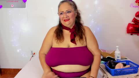 Snapshot of bbwsalome chatting on 05/04/26, 07:10 Salome online show from 05/04/26, 07:10