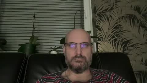 Snapshot of bcbg68 chatting on 11/30/25, 10:41 bcbg68 online show from 11/30/25, 10:41