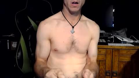 bchillin28 online show from 10/22/25, 08:25