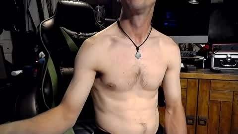bchillin28 online show from 05/31/26, 06:20