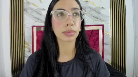 daniela villamizar online show from 12/03/25, 02:37