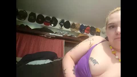 Snapshot of bdeunltd chatting on 03/08/25, 12:22 bdeunltd online show from 03/08/25, 12:22