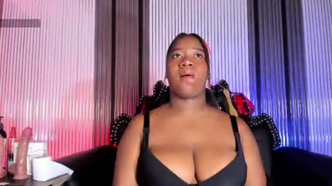 Snapshot of bdsm_ebony chatting on 06/22/26, 12:24 Tanisha online show from 06/22/26, 12:24