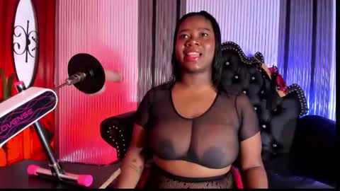 Snapshot of bdsm_ebony chatting on 07/19/26, 09:40 Tanisha online show from 07/19/26, 09:40