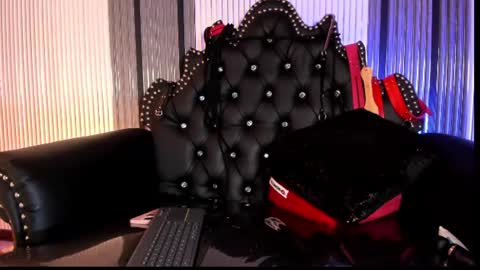 Snapshot of bdsm_ebony chatting on 07/26/26, 12:52 Tanisha online show from 07/26/26, 12:52