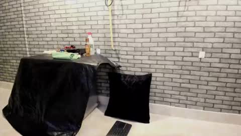 Snapshot of bdsm_meduza chatting on 11/24/25, 11:32 Meduza online show from 11/24/25, 11:32