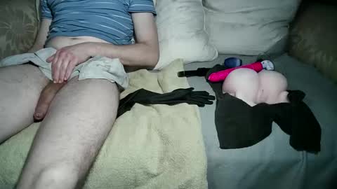 Snapshot of be4your_desire chatting on 02/03/25, 01:30 mikiforfun online show from 02/03/25, 01:30