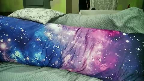 Snapshot of be4your_desire chatting on 10/27/25, 01:53 mikiforfun online show from 10/27/25, 01:53