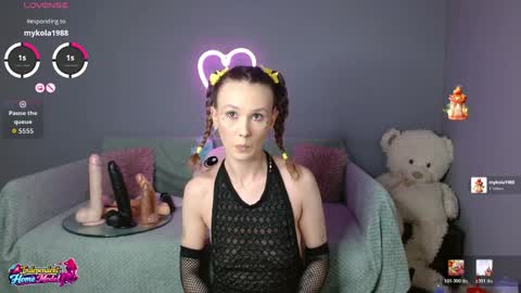 Snapshot of bea_doll chatting on 04/07/26, 10:20 Bea online show from 04/07/26, 10:20