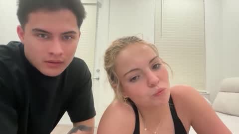 Snapshot of beachbabes999 chatting on 02/19/26, 05:25 beachbabes999 online show from 02/19/26, 05:25