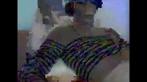 bear14250949 online show from 10/07/25, 09:28