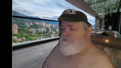 Snapshot of bear4muscle chatting on 12/07/24, 09:11 Dookie online show from 12/07/24, 09:11