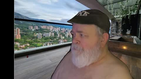 Snapshot of bear4muscle chatting on 12/08/24, 05:18 Dookie online show from 12/08/24, 05:18