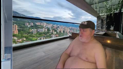 Snapshot of bear4muscle chatting on 01/10/25, 09:31 Dookie online show from 01/10/25, 09:31