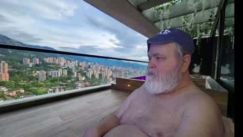 Snapshot of bear4muscle chatting on 09/09/25, 06:51 Dookie online show from 09/09/25, 06:51