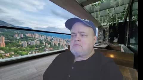 Snapshot of bear4muscle chatting on 10/04/25, 06:17 Dookie online show from 10/04/25, 06:17