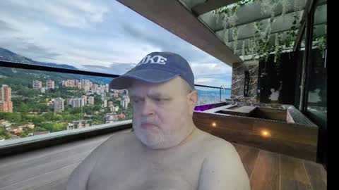 Snapshot of bear4muscle chatting on 10/12/25, 09:58 Dookie online show from 10/12/25, 09:58