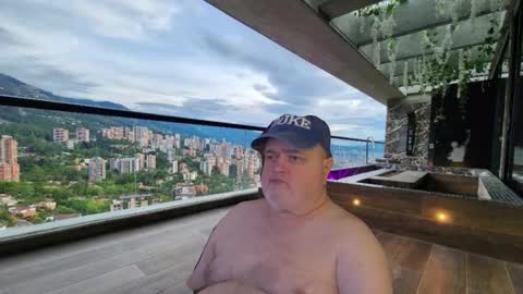 Snapshot of bear4muscle chatting on 01/14/26, 01:44 Dookie online show from 01/14/26, 01:44