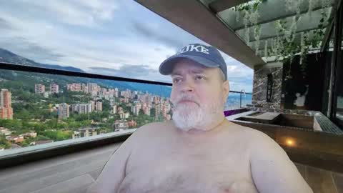 Snapshot of bear4muscle chatting on 02/15/26, 08:05 Dookie online show from 02/15/26, 08:05