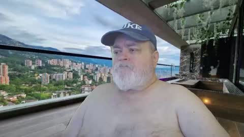 Snapshot of bear4muscle chatting on 02/21/26, 08:32 Dookie online show from 02/21/26, 08:32