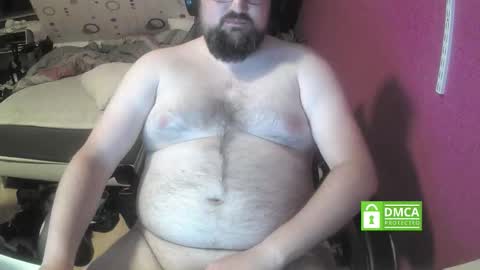 Snapshot of bear90130 chatting on 09/18/25, 06:32 bear90130 online show from 09/18/25, 06:32