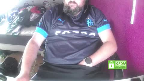 Snapshot of bear90130 chatting on 10/19/25, 01:45 bear90130 online show from 10/19/25, 01:45