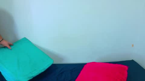 Snapshot of bear_big_ chatting on 12/19/25, 08:27 bigbearr online show from 12/19/25, 08:27