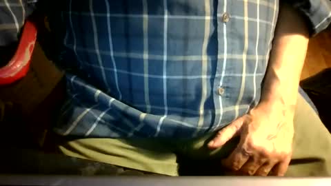 Snapshot of bearacuda555 chatting on 12/20/25, 08:10 Bruno online show from 12/20/25, 08:10