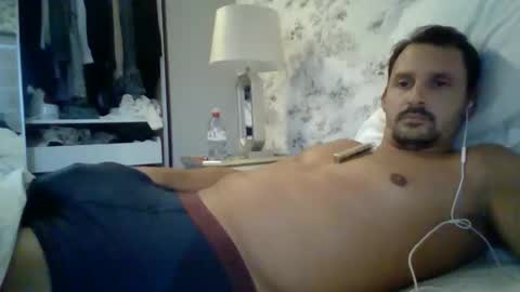 bearboudior online show from 10/23/25, 03:33