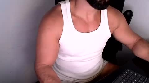 Snapshot of beard_top_guy chatting on 06/22/26, 01:51 Beard Guy online show from 06/22/26, 01:51