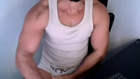 Snapshot of beard_top_guy chatting on 06/24/26, 12:15 Beard Guy online show from 06/24/26, 12:15
