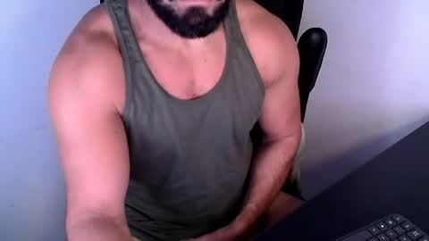 Snapshot of beard_top_guy chatting on 06/25/26, 10:42 Beard Guy online show from 06/25/26, 10:42