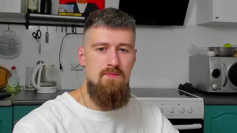 Snapshot of bearded_legend chatting on 09/22/25, 03:25 Zeus online show from 09/22/25, 03:25