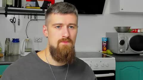 Snapshot of bearded_legend chatting on 09/29/25, 06:57 Zeus online show from 09/29/25, 06:57