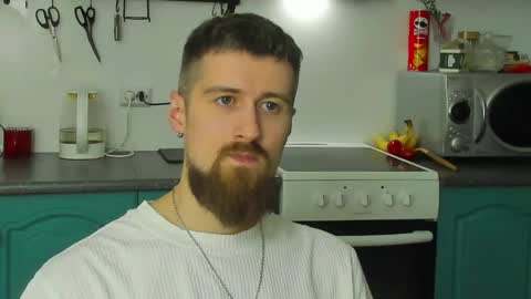 Snapshot of bearded_legend chatting on 06/04/26, 10:05 Zeus online show from 06/04/26, 10:05
