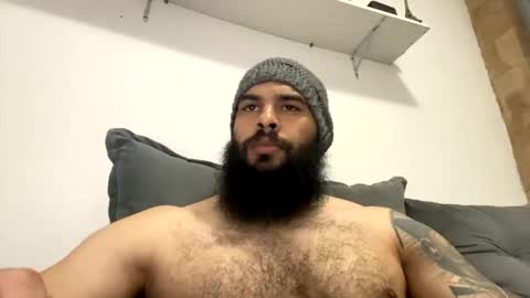 Snapshot of beardmax chatting on 02/05/26, 10:47 Min online show from 02/05/26, 10:47