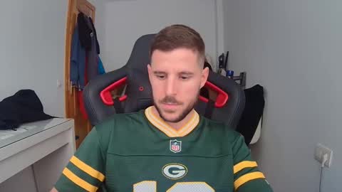 Snapshot of beastcumcam chatting on 02/14/26, 03:42 beastcumcam online show from 02/14/26, 03:42