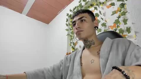 Snapshot of beatandtalk chatting on 11/18/25, 02:10 beatandtalk online show from 11/18/25, 02:10