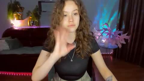 Snapshot of beatricewild chatting on 04/25/26, 10:40 BeatriceWild online show from 04/25/26, 10:40
